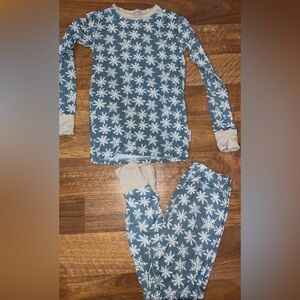 Kids Bamboo pajamas, long sleeve, Snowflake Pattern, size 7/8